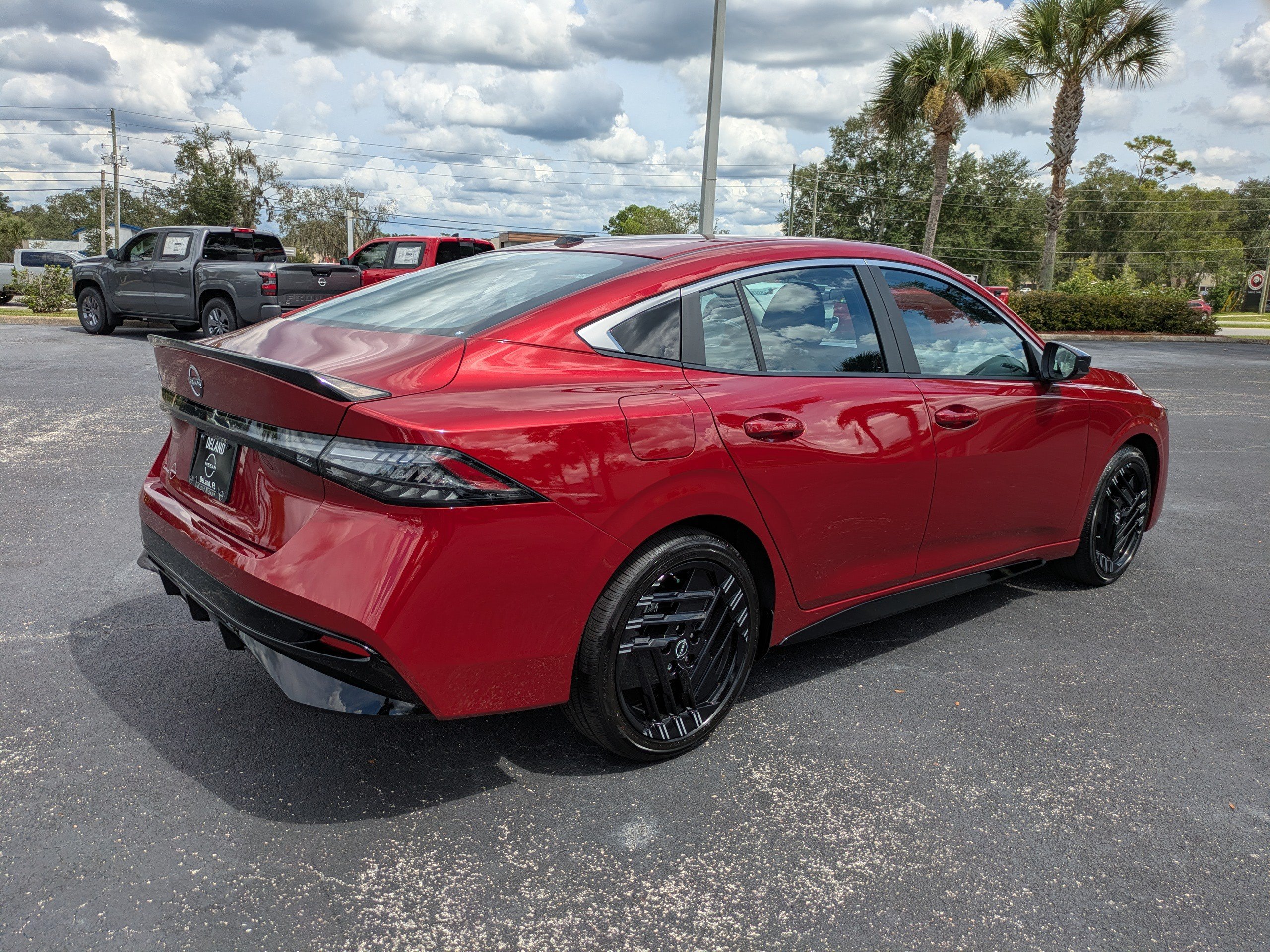 New 2027 Nissan Sentra SR w/ Floor Mat Package FWD image 4