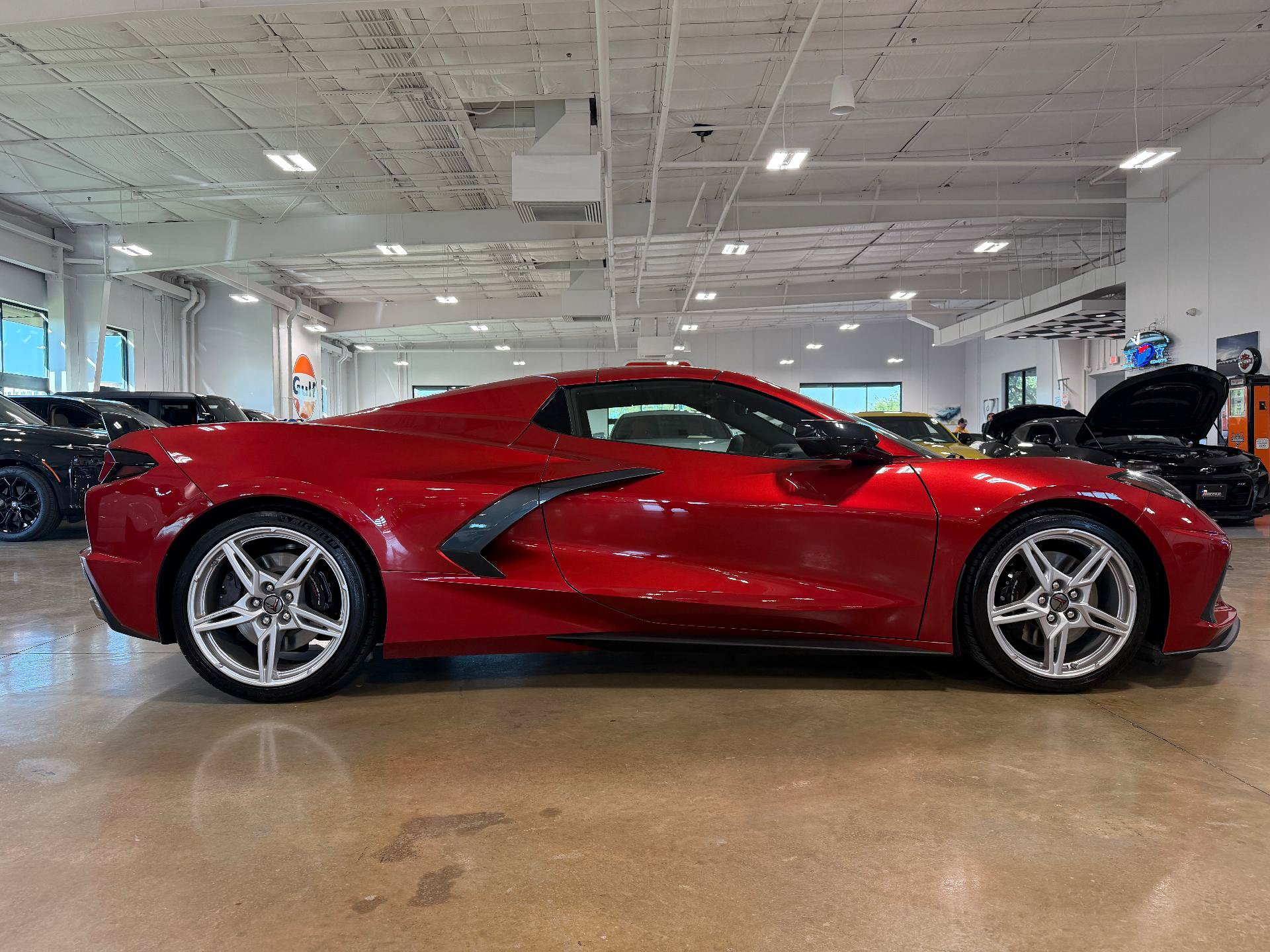 Used 2023 Chevrolet Corvette Stingray Preferred Conv w/ Z51 Performance Package RWD image 33