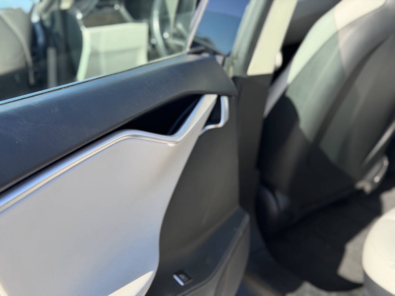 Used 2014 Tesla Model S 85 RWD image 9