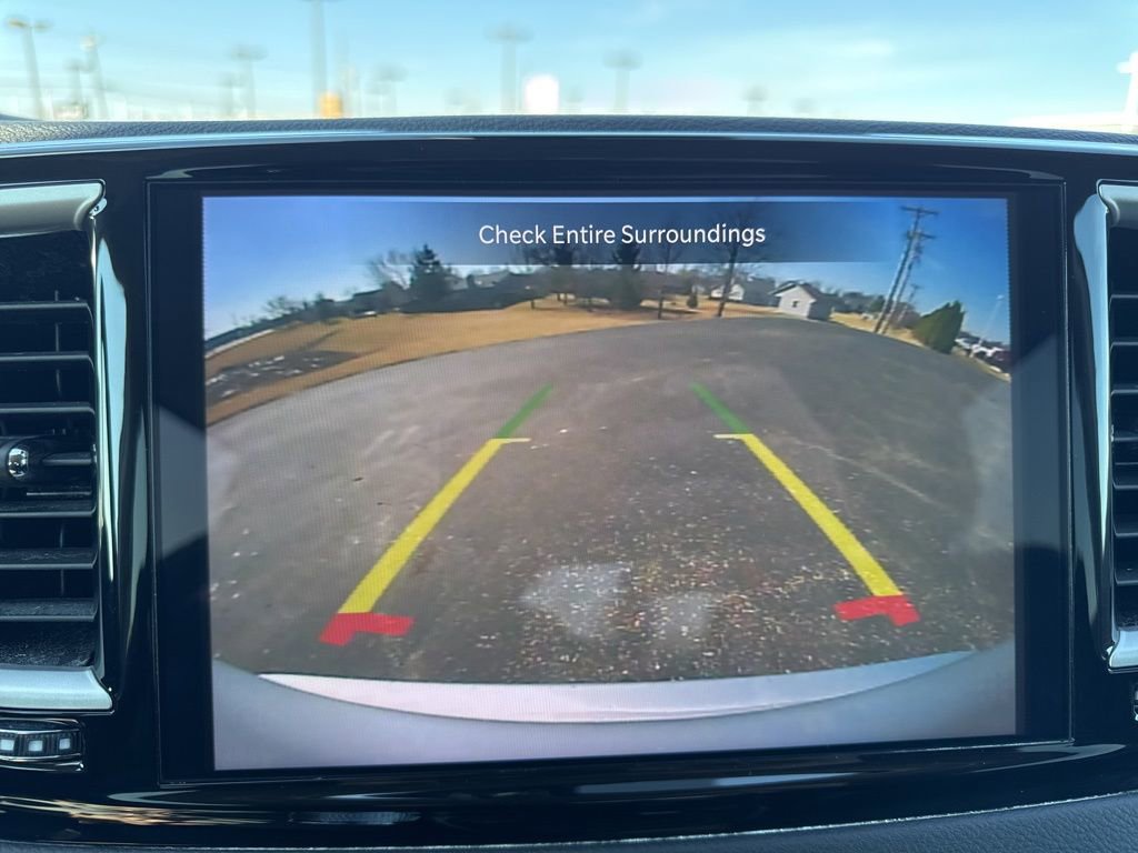Used 2024 Chrysler Pacifica Touring-L image 31