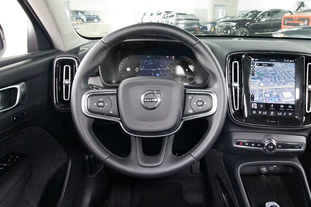 Certified 2026 Volvo XC40 B5 Plus AWD/4WD image 9