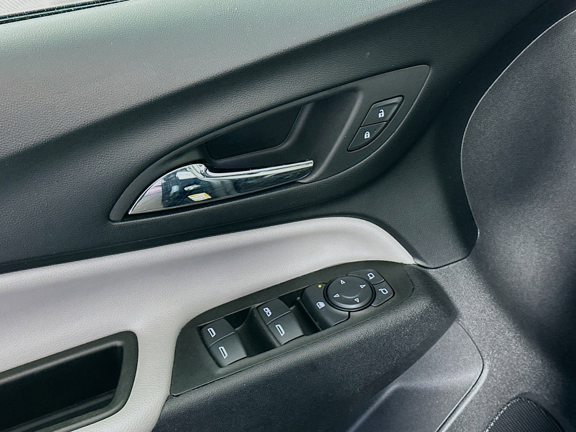 Used 2024 Chevrolet Equinox LT image 15