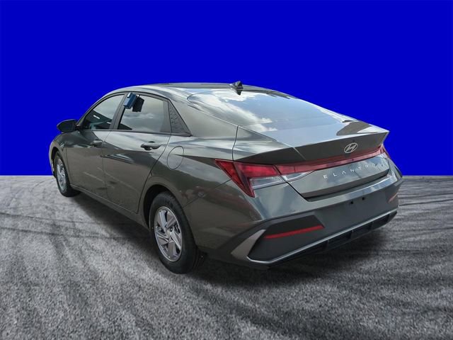 Used 2024 Hyundai Elantra SE image 6