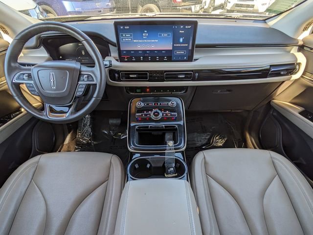 Used 2022 Lincoln Nautilus FWD w/ Premium Package image 17