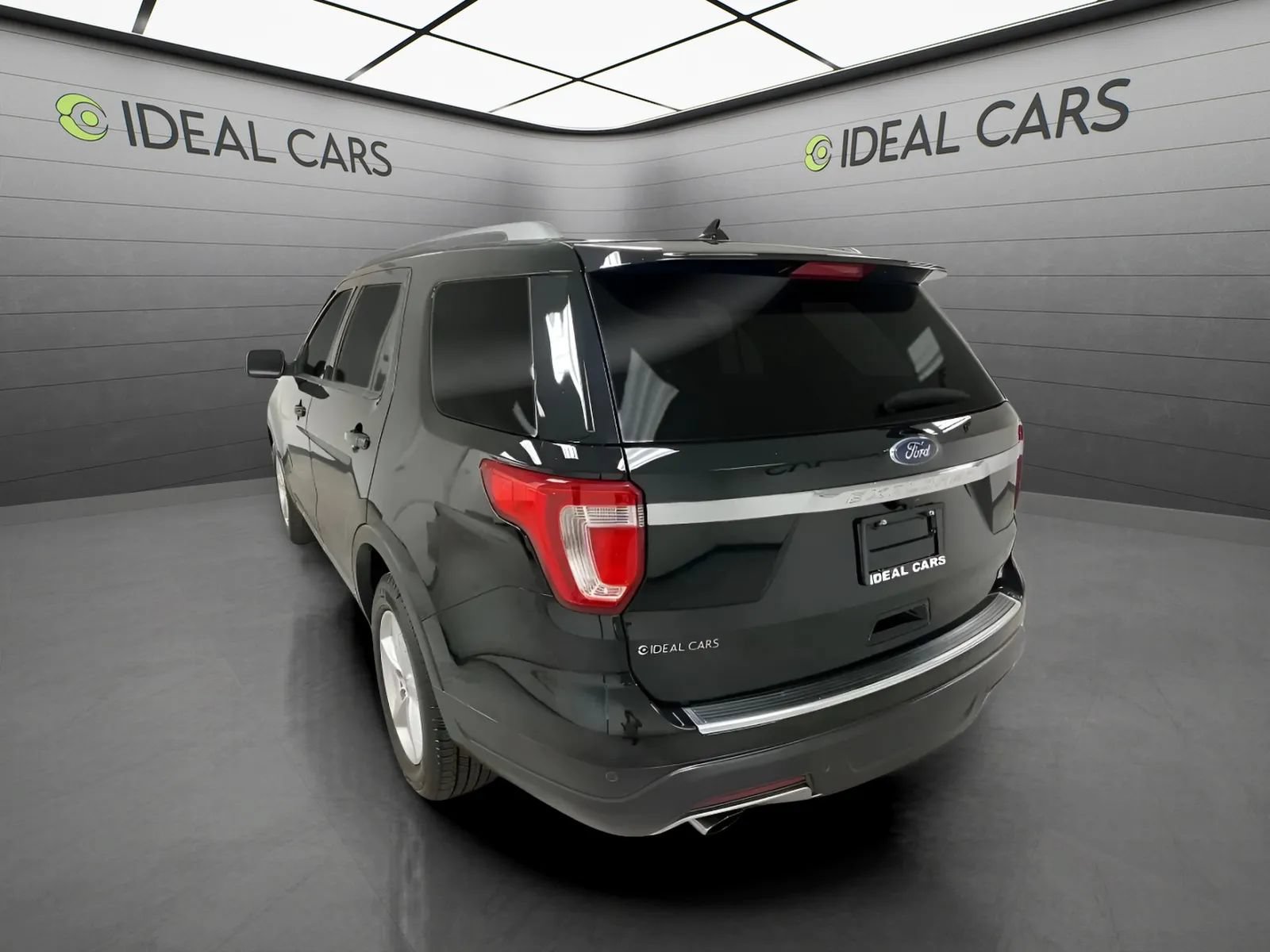 Used 2018 Ford Explorer XLT w/ Equipment Group 201A FWD image 7