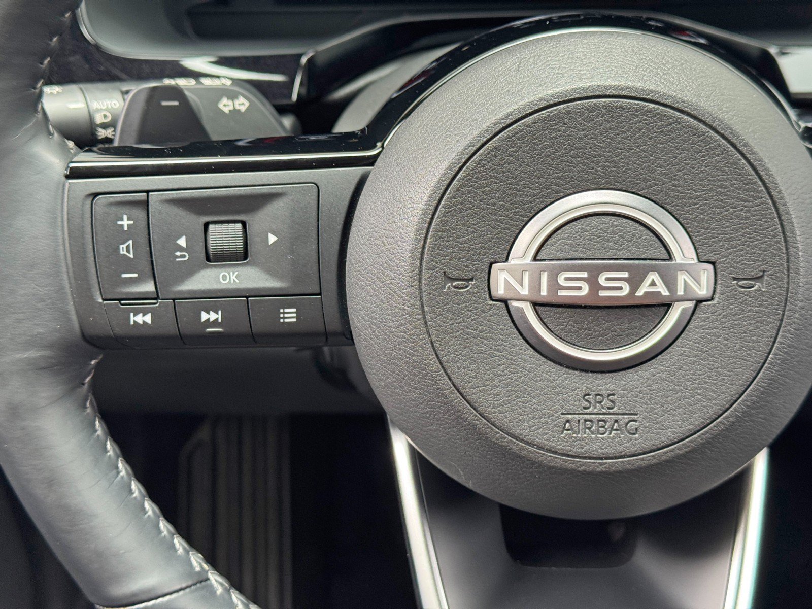 Used 2024 Nissan Pathfinder Platinum FWD image 22