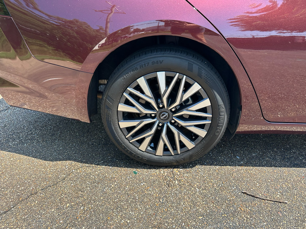 Used 2025 Nissan Altima 2.5 SV FWD image 5