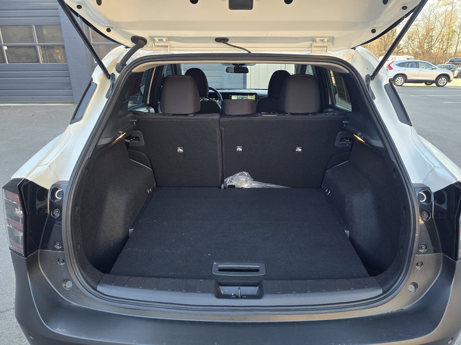 Certified 2025 Nissan Kicks SV image 25