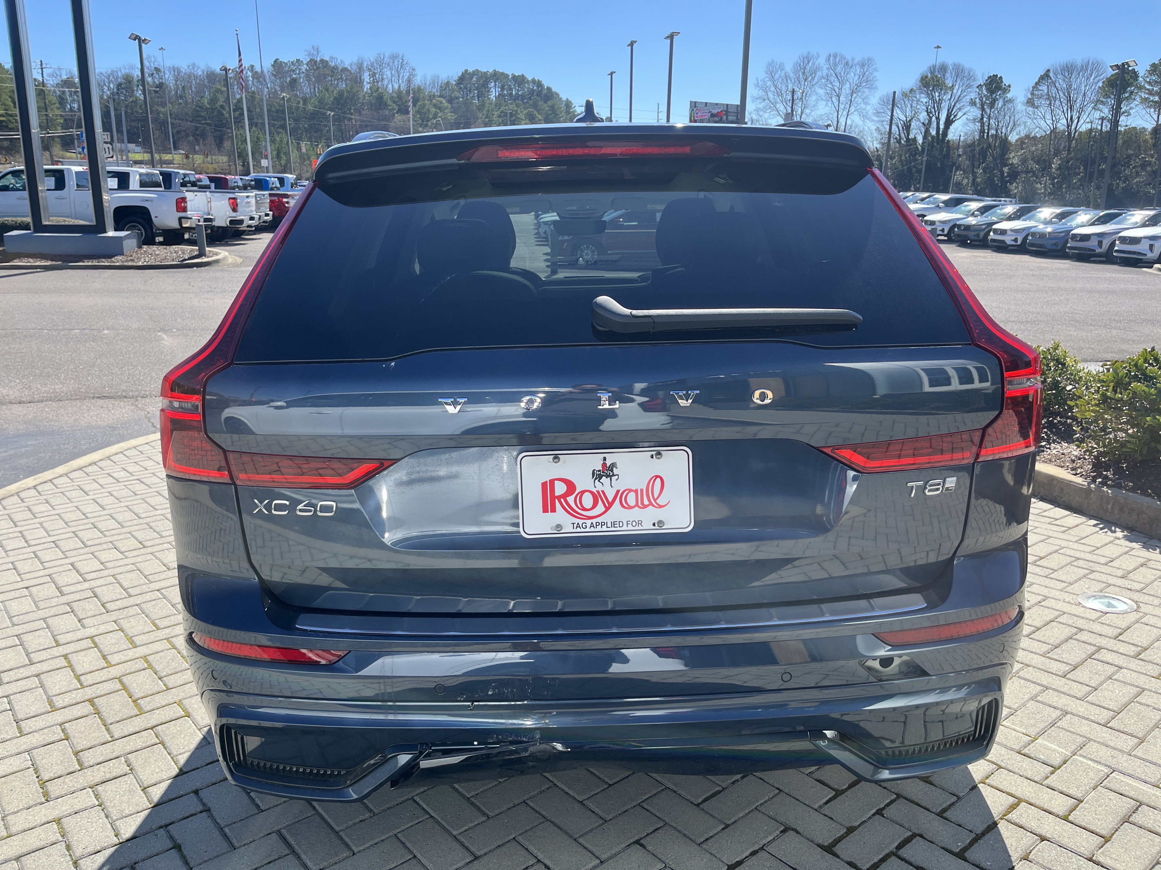 New 2026 Volvo XC60 T8 Ultra w/ Protection Package Premier AWD/4WD image 4