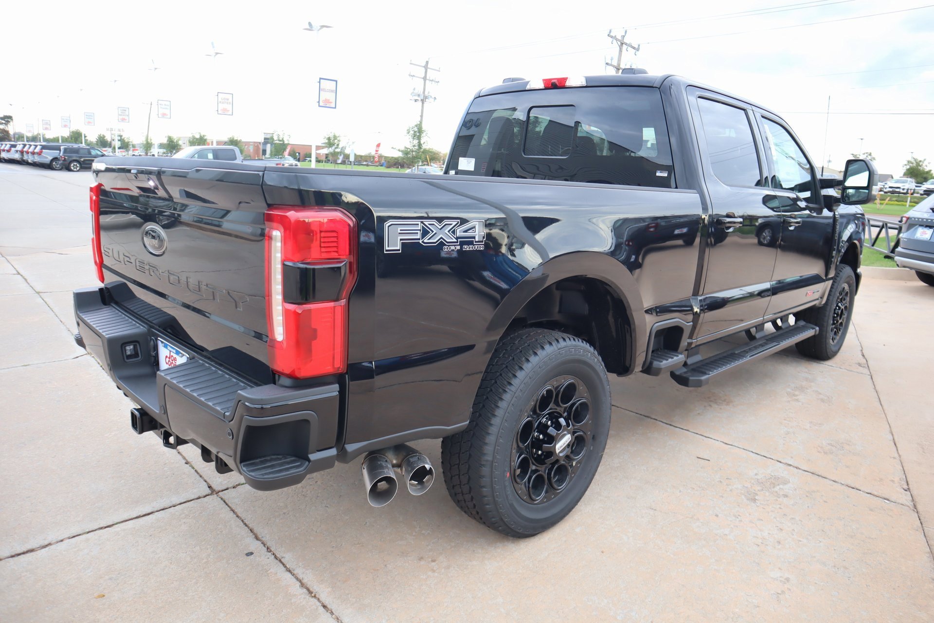 New 2026 Ford F250 Lariat w/ Black Appearance Package image 23