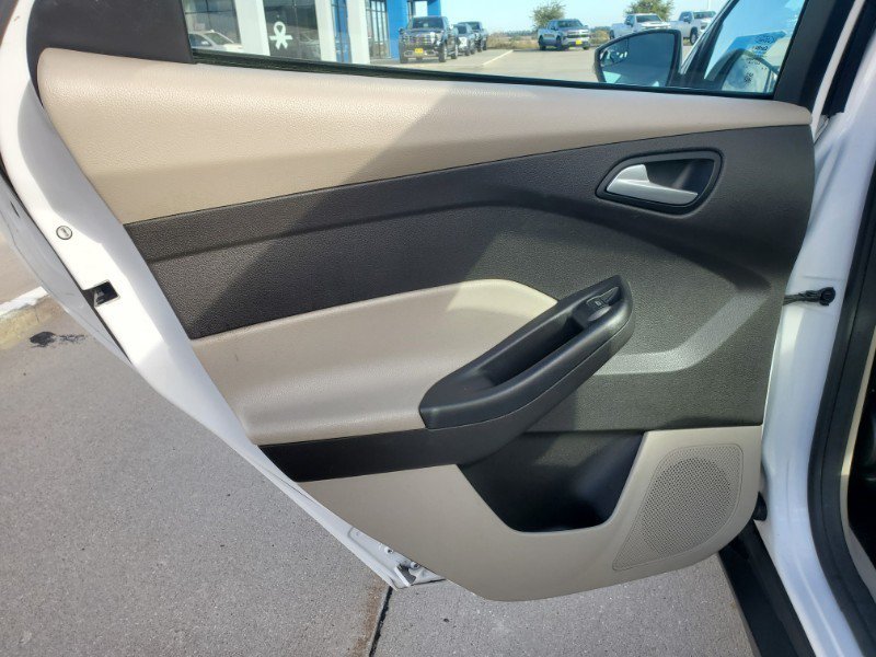 Used 2016 Ford Focus SE FWD image 13