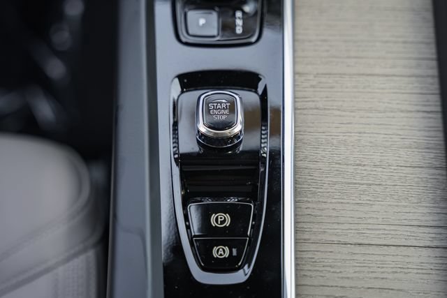 New 2027 Volvo XC60 B5 Plus AWD/4WD image 27