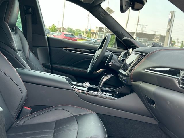 Used 2024 Maserati Levante GT Ultima AWD/4WD image 19