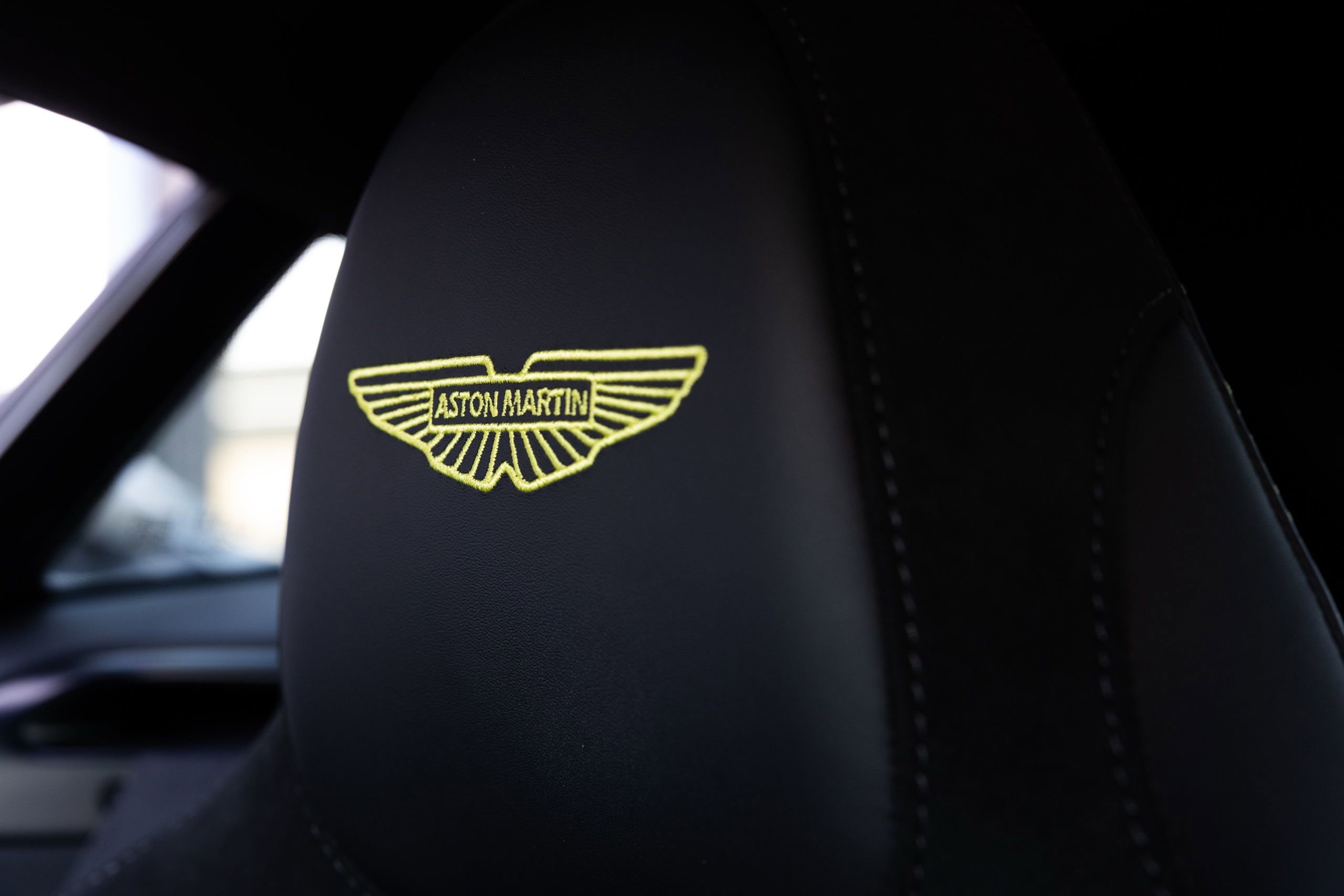 Used 2026 Aston Martin V8 Vantage Coupe image 11