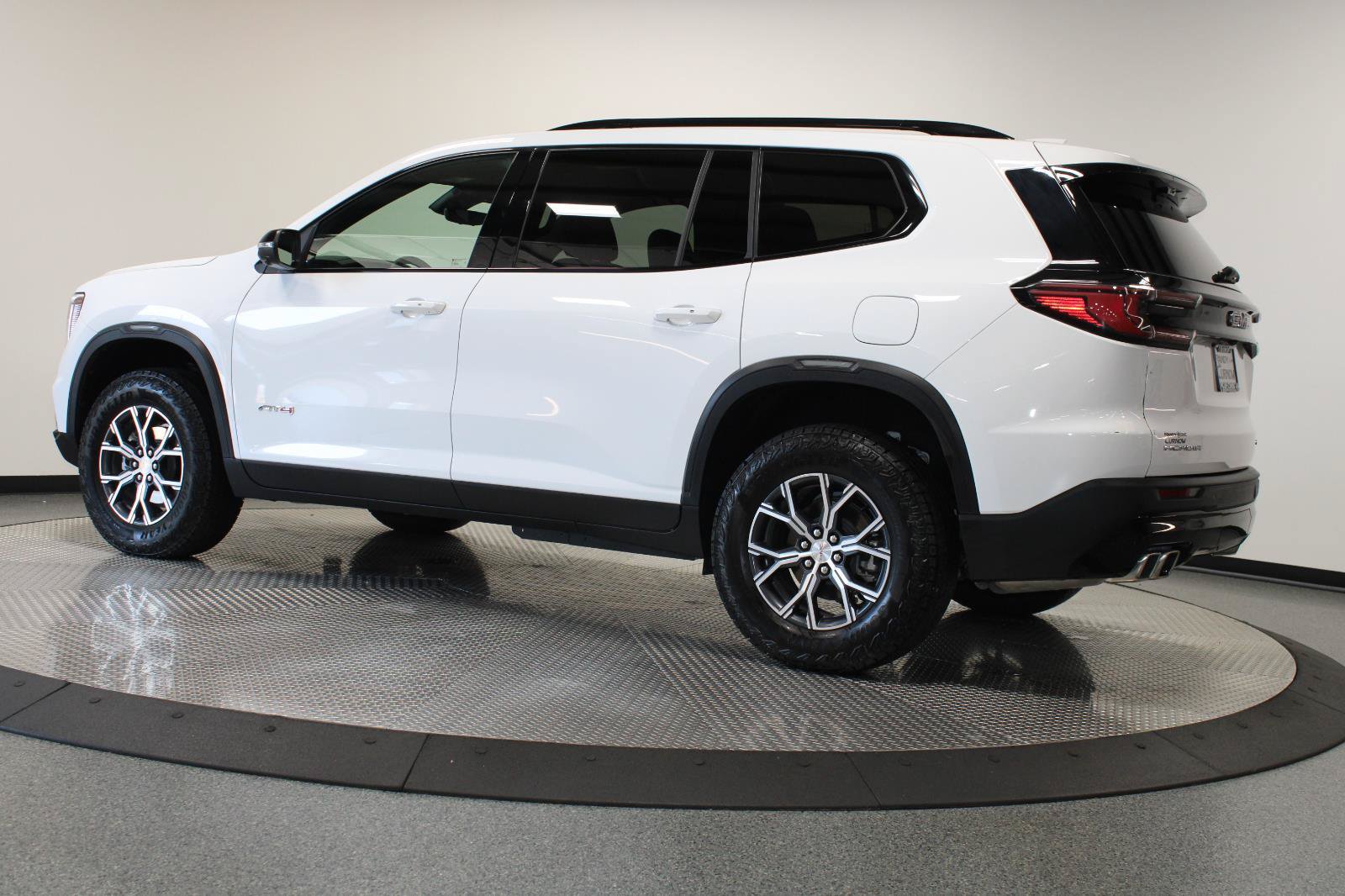 Used 2026 GMC Acadia AT4 w/ Luxury Package AWD/4WD image 8