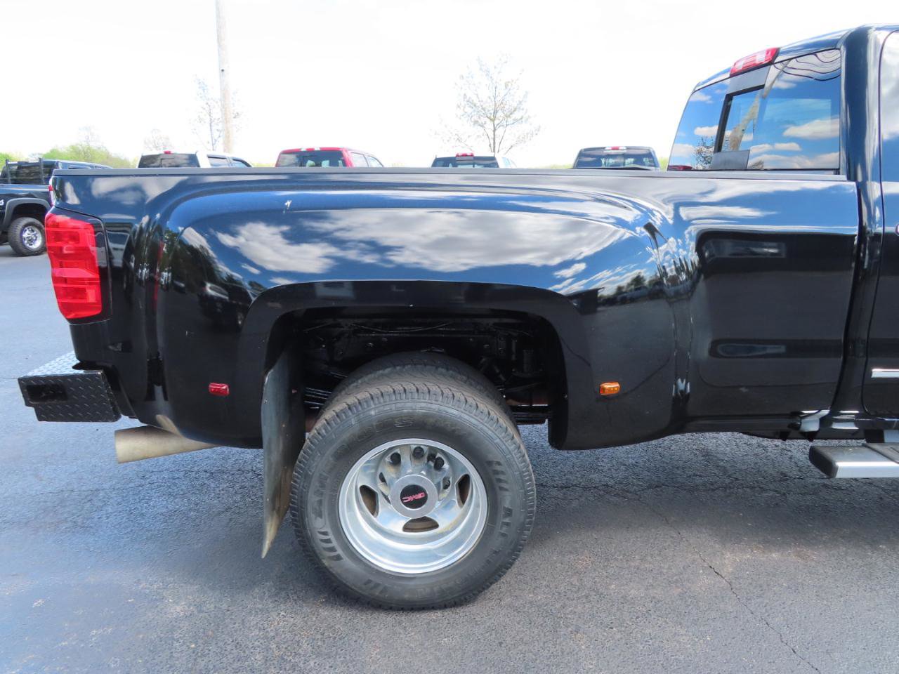 Used 2019 GMC Sierra 3500 Denali w/ Duramax Plus Package AWD/4WD image 21