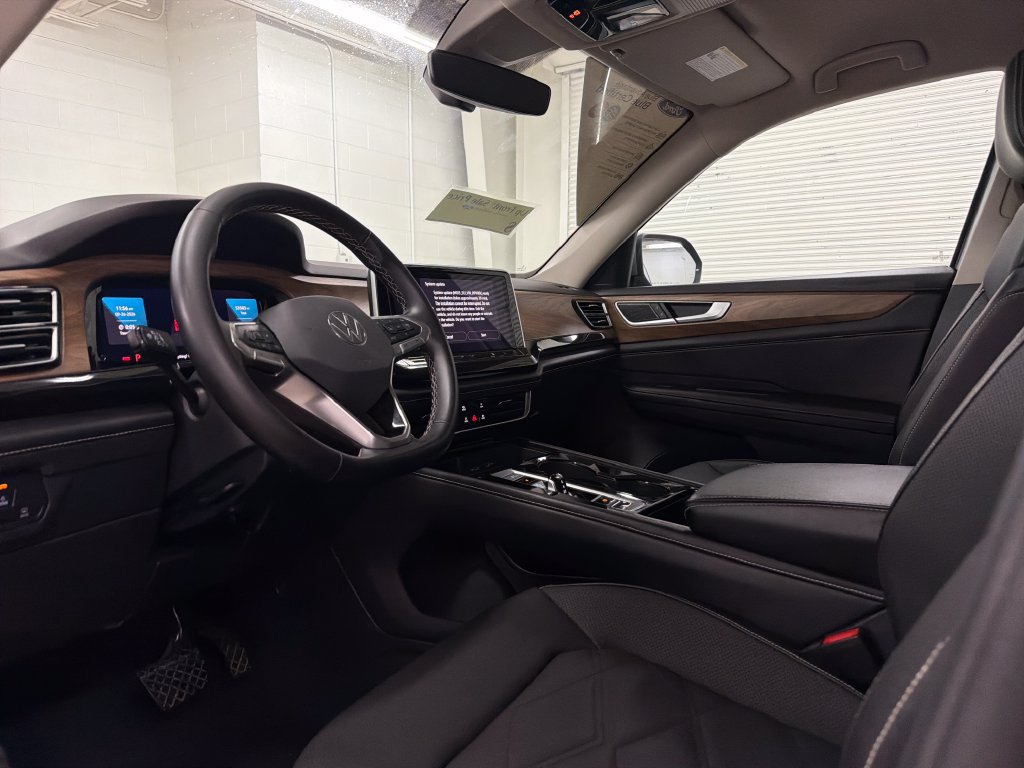 Used 2025 Volkswagen Atlas SE FWD image 5