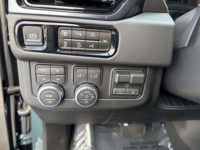 New 2026 GMC Yukon AT4 w/ Premium Trailering Package image 31