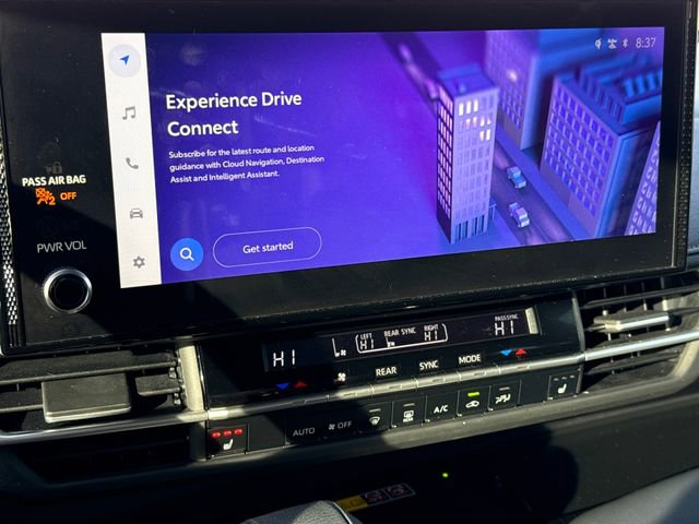 Used 2025 Toyota Sienna XLE Woodland Edition image 26