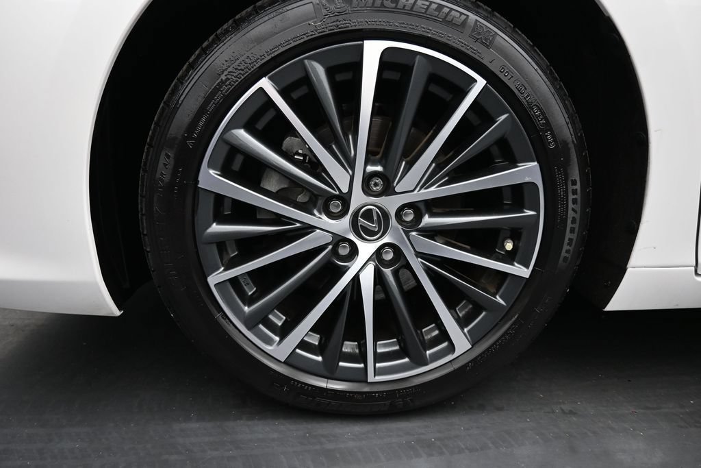 Used 2023 Lexus ES 350 w/ Premium Package FWD image 10