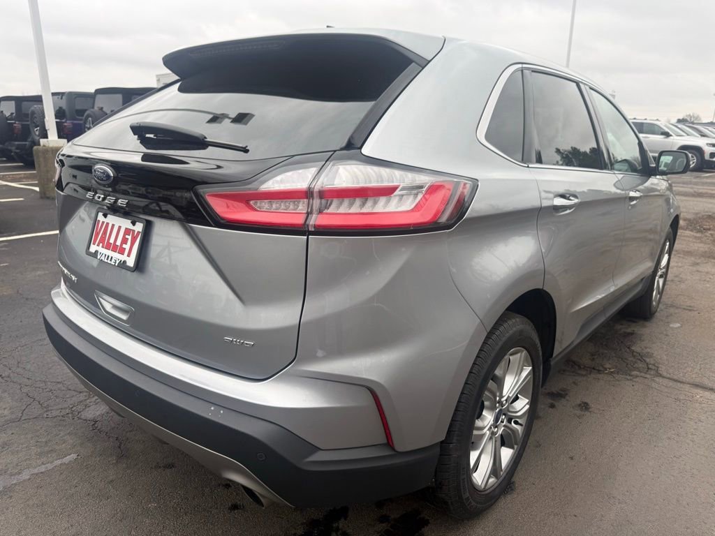 Used 2022 Ford Edge Titanium image 3