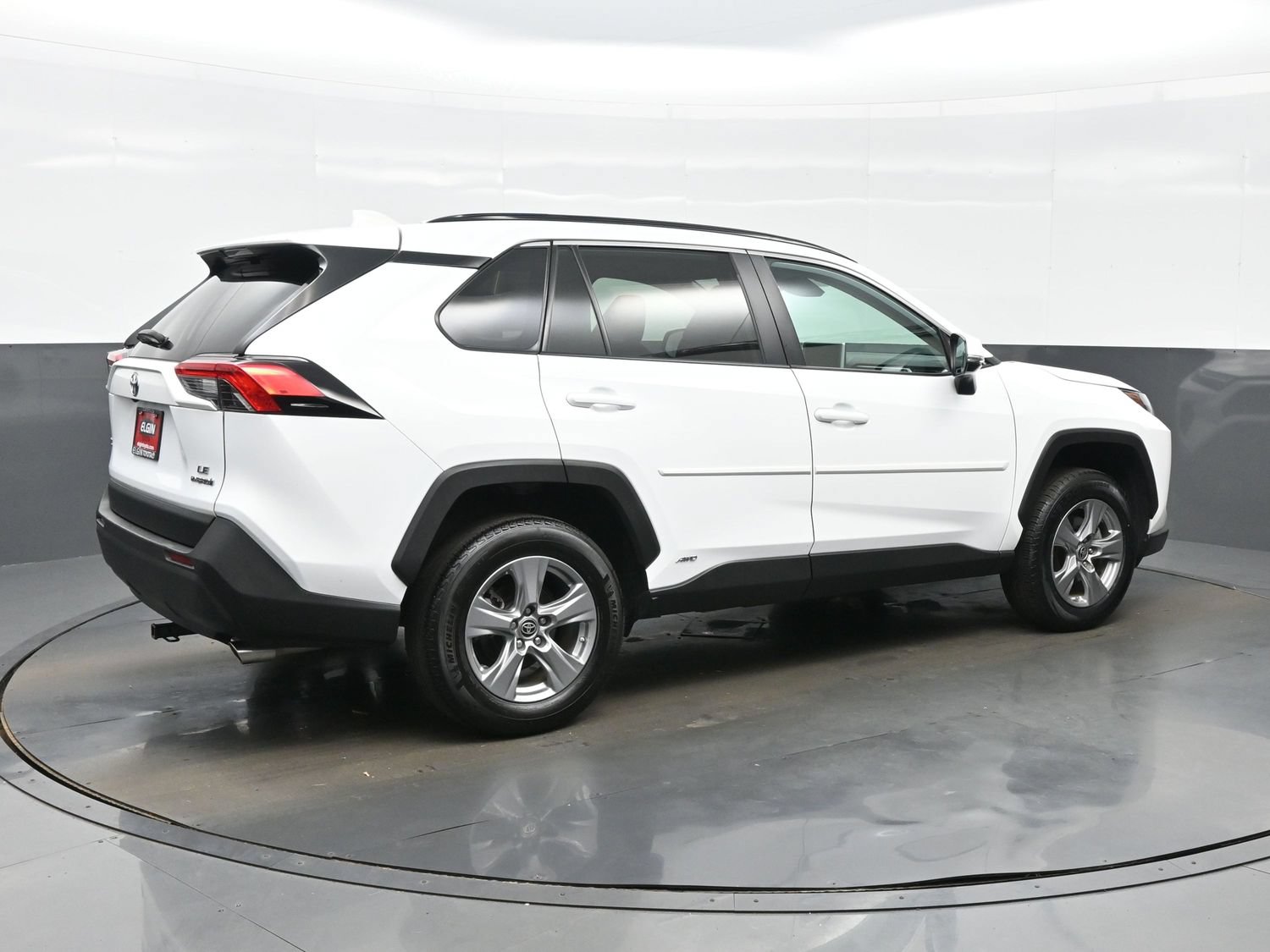 Used 2024 Toyota RAV4 LE AWD/4WD image 6