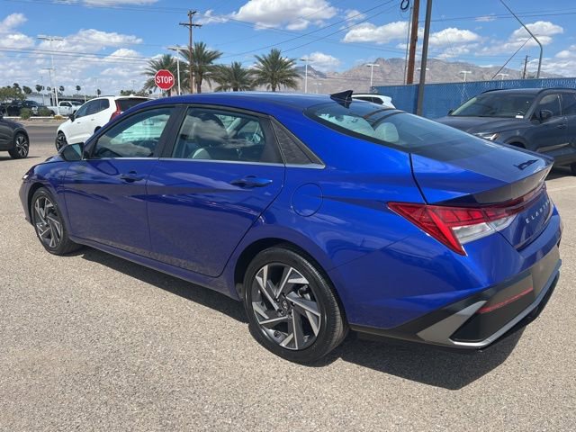 Used 2025 Hyundai Elantra Limited image 6