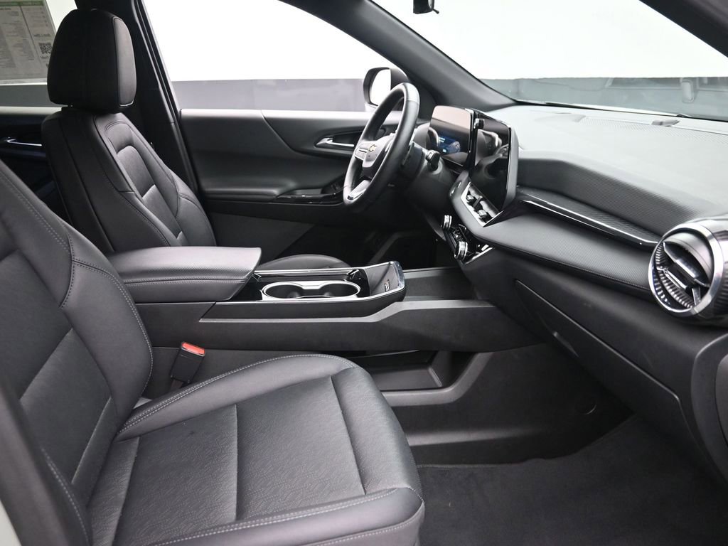 Used 2025 Chevrolet Equinox LT w/ Convenience Package II AWD/4WD image 7