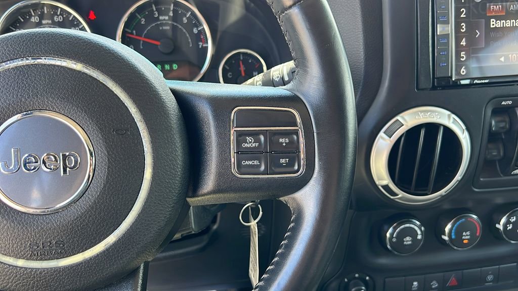 Used 2017 Jeep Wrangler Unlimited Sahara AWD/4WD image 17