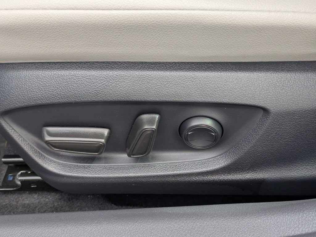 Certified 2023 Toyota Camry SE image 20