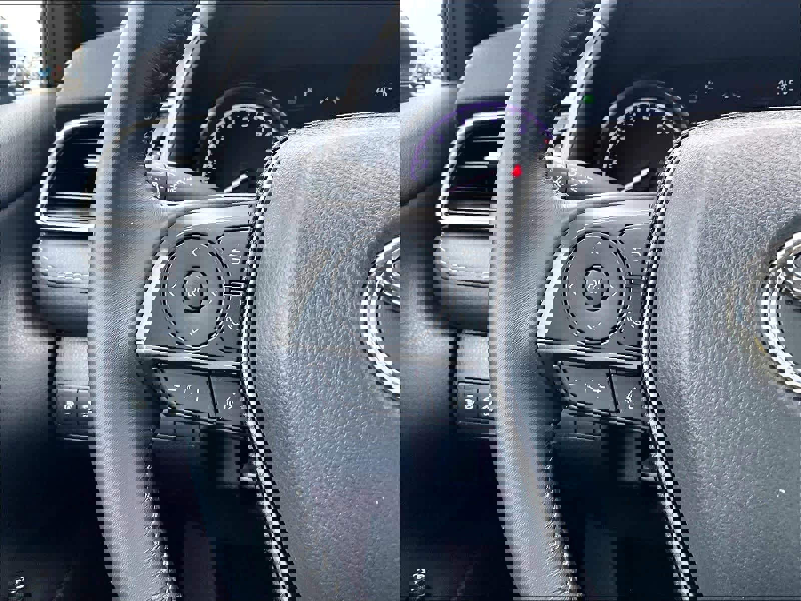 Used 2022 Toyota Camry SE w/ Carpet Mat Package (TMS) AWD/4WD image 23