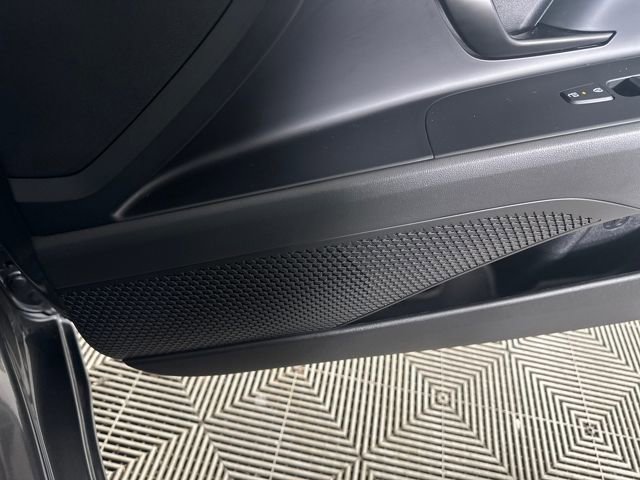 Certified 2025 Hyundai Elantra Sport image 29