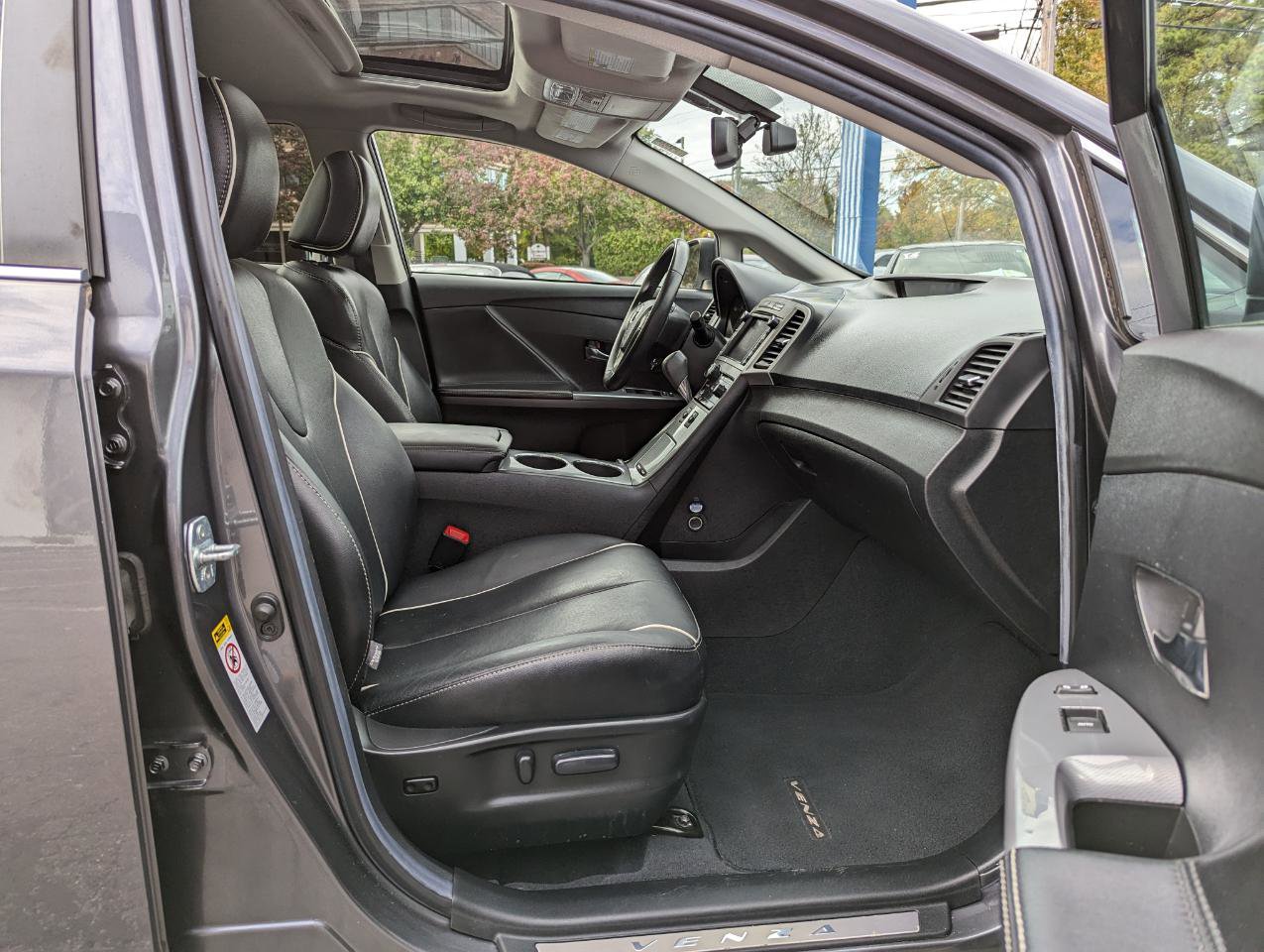 Used 2014 Toyota Venza Limited w/ Tow Prep Package AWD/4WD image 33