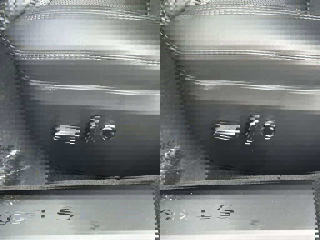 Used 2023 Tesla Model S image 26