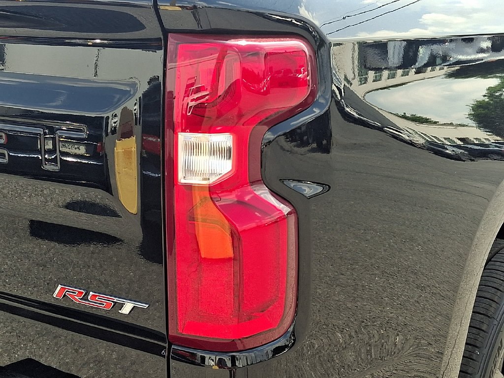 Used 2022 Chevrolet Silverado 1500 RST w/ Convenience Package II AWD/4WD image 33