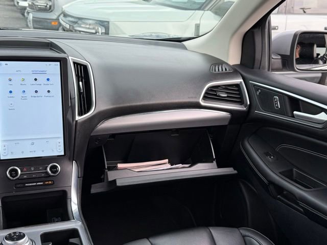 Used 2022 Ford Edge Titanium AWD/4WD image 28