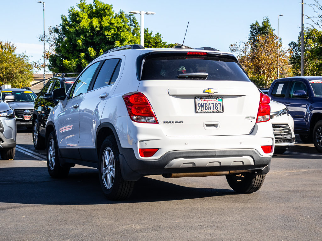 Used 2018 Chevrolet Trax LT w/ Sun & Sound Package AWD/4WD image 5