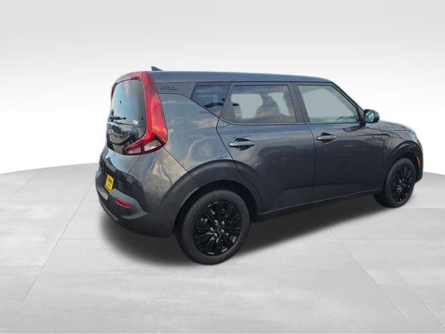 Used 2022 Kia Soul LX image 8