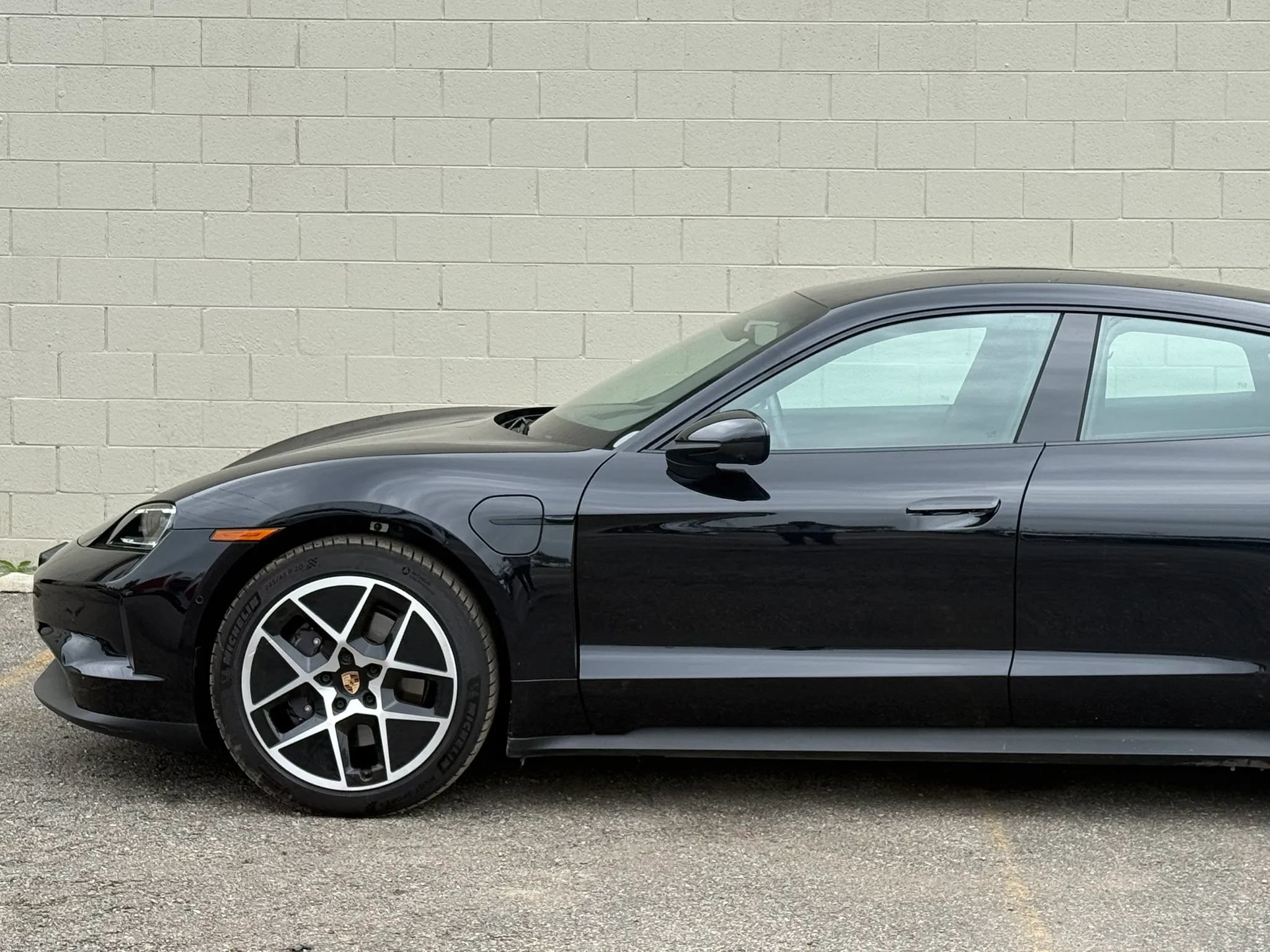 Used 2025 Porsche Taycan RWD image 5