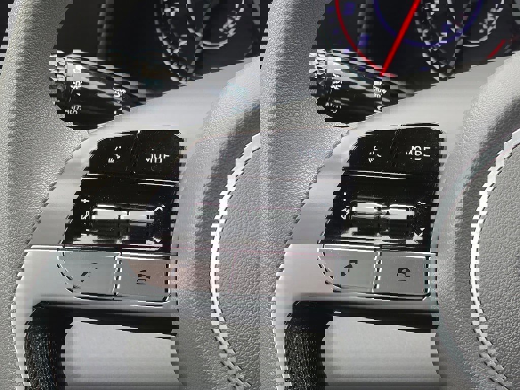 Used 2023 Hyundai Elantra SEL w/ Cargo Package image 18