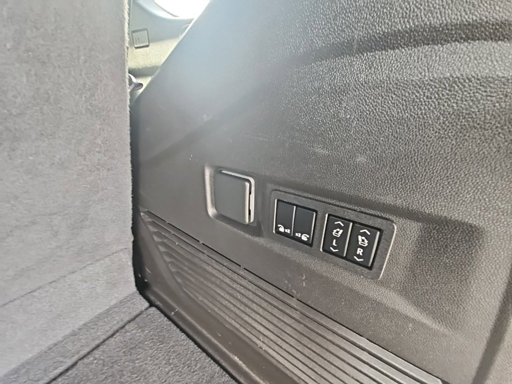 Used 2022 Chevrolet Tahoe RST w/ Luxury Package image 25