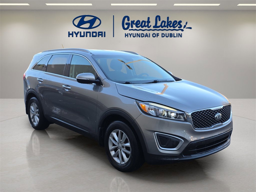 Used 2017 Kia Sorento LX image 7
