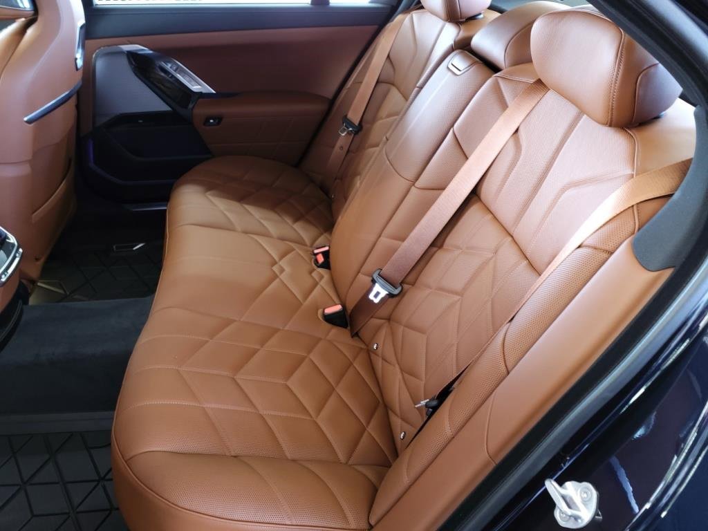 Used 2023 BMW 760i xDrive image 14