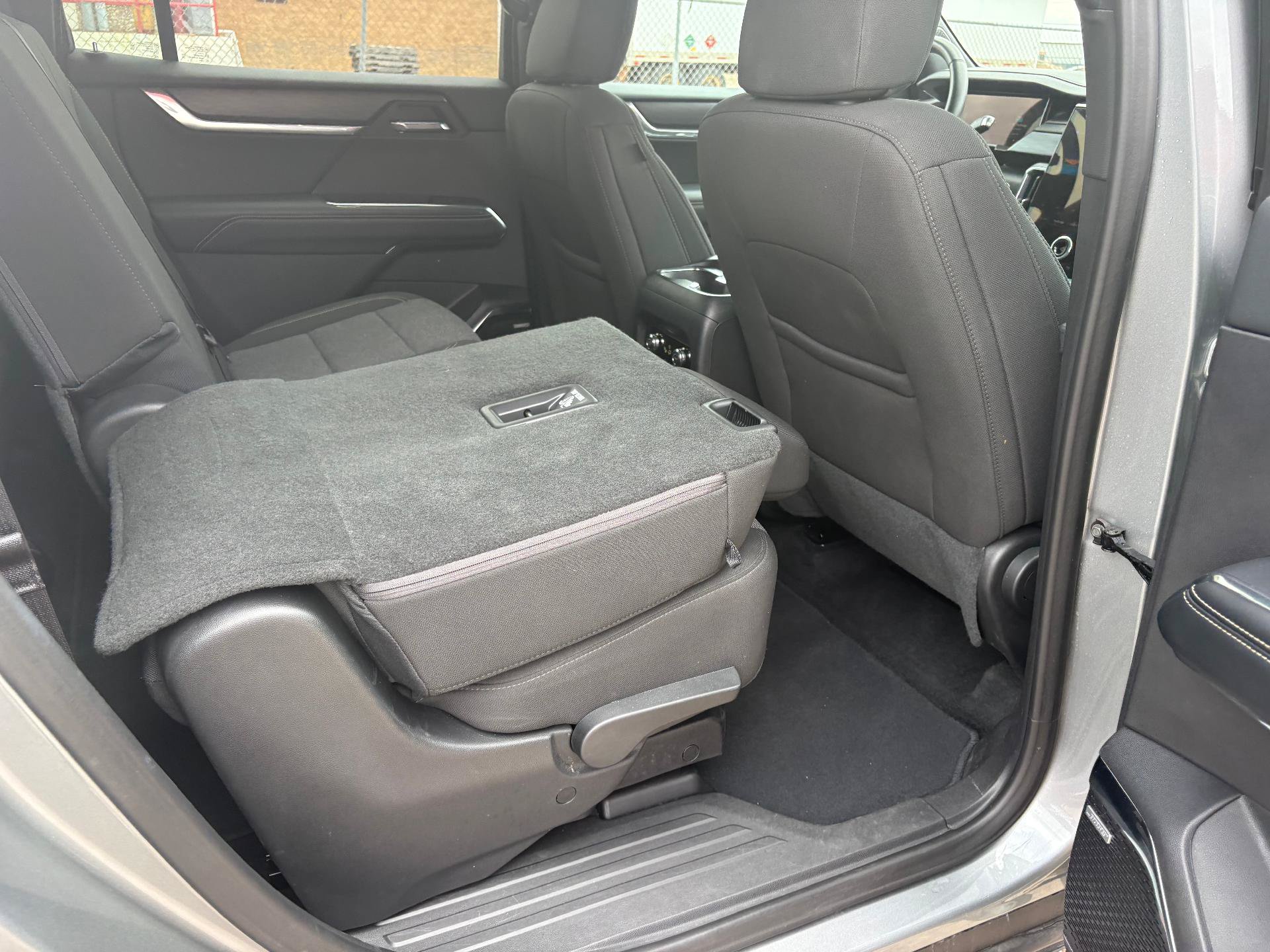 Used 2025 GMC Acadia Elevation AWD/4WD image 39