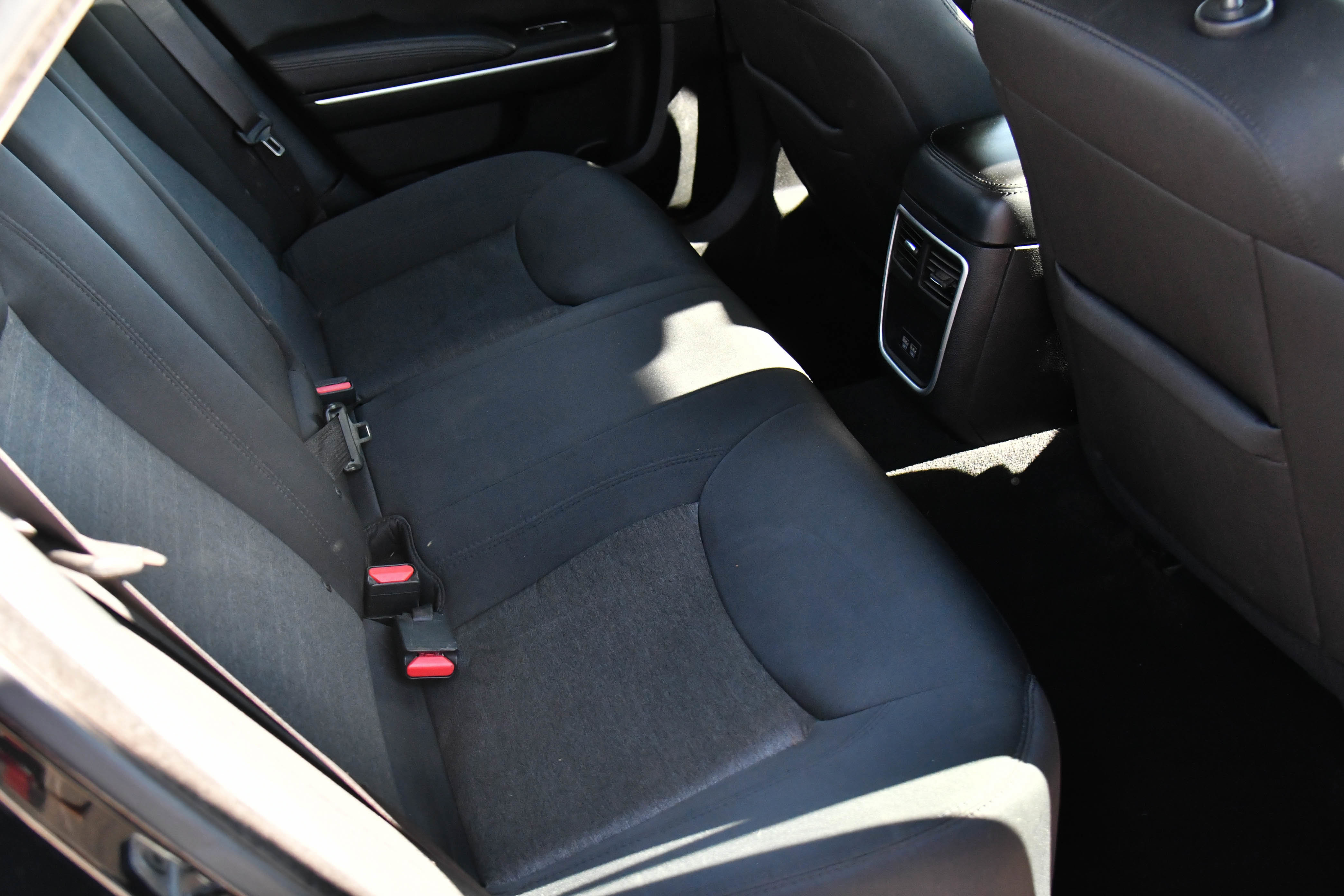 Used 2022 Chrysler 300 Touring w/ Sport Appearance Package image 38