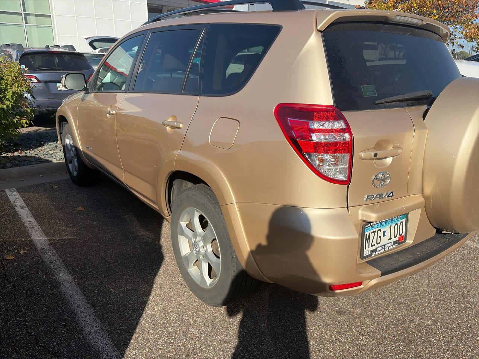 Used 2012 Toyota RAV4 Limited w/ Navigation Value Pkg AWD/4WD image 4