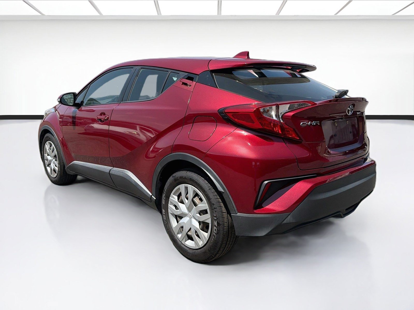 Used 2019 Toyota C-HR LE FWD image 6