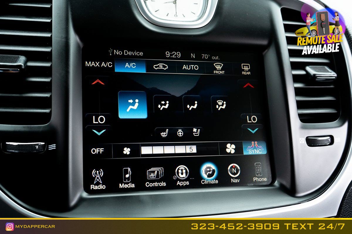 Used 2016 Chrysler 300 C RWD image 35