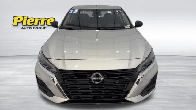 Used 2025 Nissan Altima 2.5 SV FWD image 7