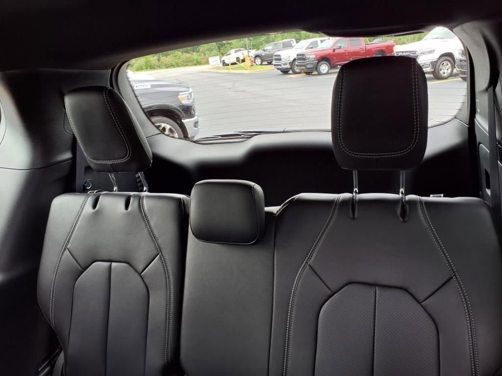 New 2026 Chrysler Voyager LX image 18